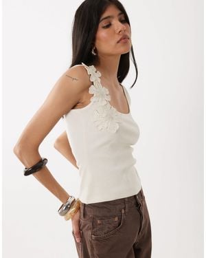 Miss Selfridge Festival Applique Floral Square Neck Tank Top - White
