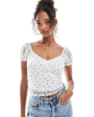 New Look Floral Printed V-neck Top - White