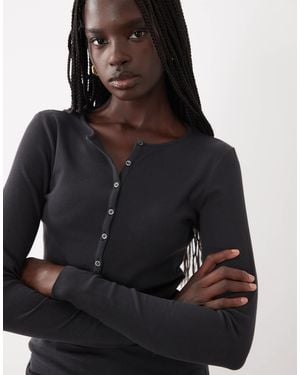 ARKET Henley-shirt mit hohem baumwollanteil, tailliert, langärmlig, - Schwarz