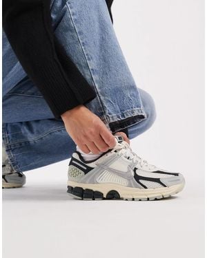 Nike Zoom Vomero 5 Sneakers - Blue