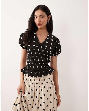 Glamorous Top Negro Fruncido Con Estampado De Lunares, Solapas Y Mangas Abullonadas De (Parte De Un Conjunto)
