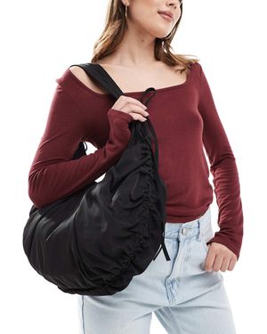 Monki – gesmokte nylon-schultertasche - Rot