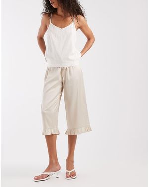 Motel Tunelia Satin Capri Ruffle Edge Trousers - Natural