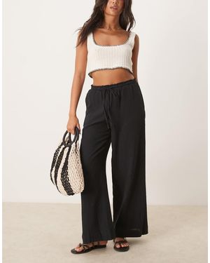 Gina Tricot Pantaloni Sartoriali Con Fondo Ampio Neri E Piega Sul Davanti - Nero