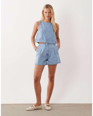 ASOS Denim Pleat Front Short With Cinch Back Detail - Blue