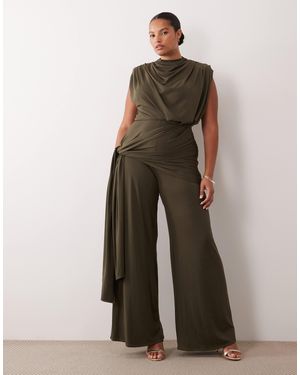 Tfnc Plus Jumpsuit mit drapierung und bindegürtel - Grün