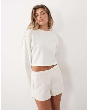 4505 Boxy Crop Long Sleeve Top - White