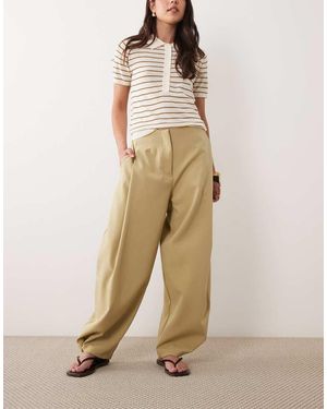 ASOS Elegante Smaltoelopende Broek Met Drukknopen Aan De Zoom - Naturel