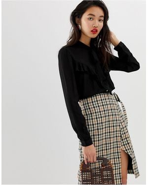 Stradivarius Blusa negra con detalle - Negro