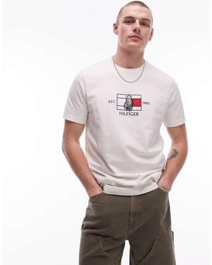 Tommy Hilfiger Centre Flag T-shirt - White