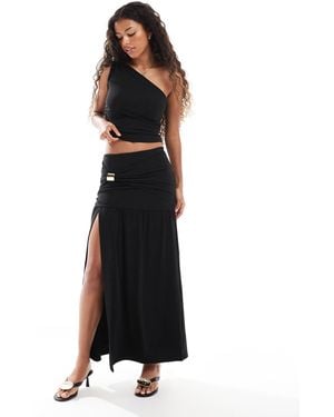 4th & Reckless Double Layered Slinky Gold Hardware Detail Thigh Split Maxi Skirt Co-ord - Black