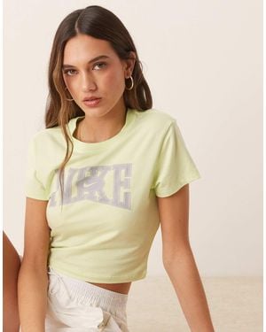 Nike Street Graphic Cropped T-shirt - Green