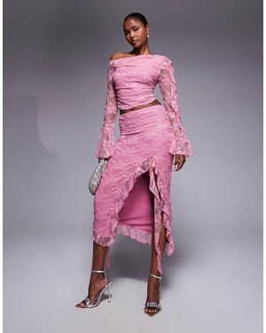 Love Triangle Asymmetrische Midi Rok Van Co-Ord Set Van Kant Met Ruche - Roze