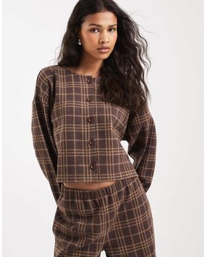 Miss Selfridge – karierte strickjacke mit weicher rippenstruktur - Braun