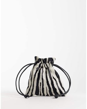 ASOS Beuteltasche aus leder mit haarstruktur im zebra-print - Mehrfarbig