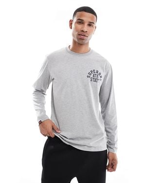 Superdry – athletic essentials – langärmliges oberteil - Grau