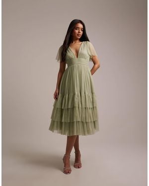 LACE & BEADS Bridesmaid Tulle V Neck Midi Dress - Green