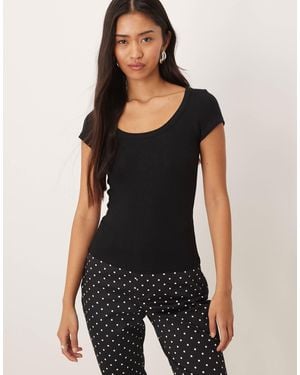 Motel Sumala Ribbed Scoop Neck Short Sleeve T-shirt - Black
