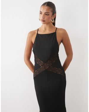 ASOS Maxikleid mit hohem halterneck und überkreuztem spitzendetail - Schwarz