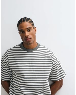 Weekday – lockeres, kastiges oversize-t-shirt - Grün