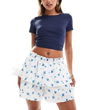 ASOS Pantaloncini A Balze Con Stampa A Fiori E Bordo Ondulato - Blu