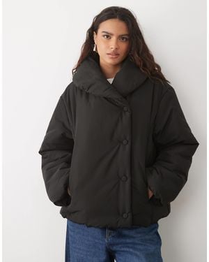 Pieces Clean Padded Jacket With Exaggerated Collar - Black