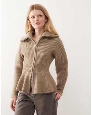 Monki Getailleerd Vest Met Dubbele Rits En Peplumzoom - Naturel