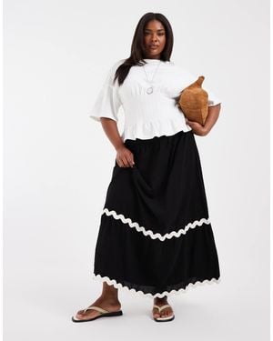 Vero Moda Full Tiered Maxi Skirt With Contrast Scallop Trim - White