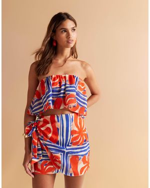 ASOS – trägerloses, asymmetrisches oberteil mit rüschen und tropischem muster - Orange