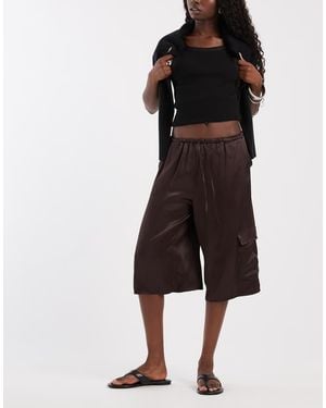 ASOS Pantalones Cortos Cargo Bermuda De Satén En-Marrón - Negro