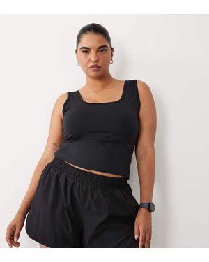 4505 Curve Icon Active Slightly Cropped Vest - Black