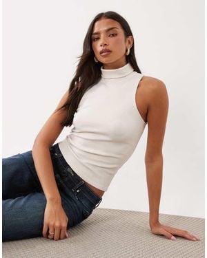 ASOS Top Sin Mangas De Cuello Alto En-Blanco
