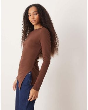 ASOS Maglietta A Maniche Lunghe Cioccolato Stretta - Marrone