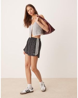 adidas Originals Satin Sprinter Shorts - White