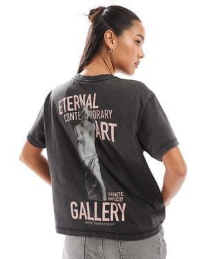 ONLY Body Fit T-shirt With Gallery Back Print - Black