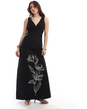 4th & Reckless Linen Look V Neck Floral Embroidered Maxi Dress - Black