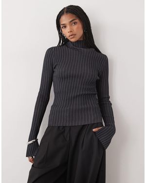 Weekday – körpernaher rollkragenpullover - Blau