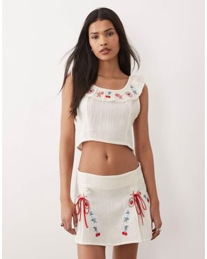 Dippin' Daisy's Printemps Beach Crop Top - White