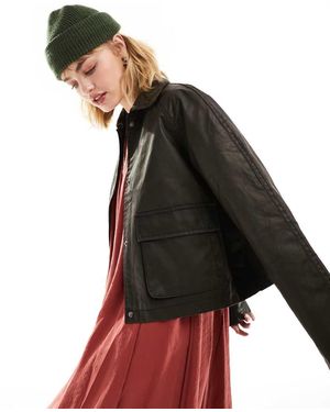 ASOS Chaqueta Corta Marrón Con Acabado Encerado Y Solapas En Contraste De - Negro