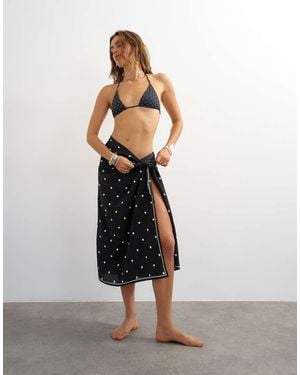 TOPSHOP Square Sarong - White