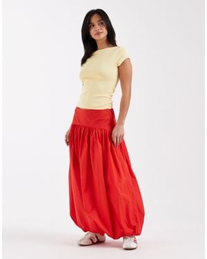 ASOS Asos Design Petite Dropped Waist Bubble Maxi Skirt - Red