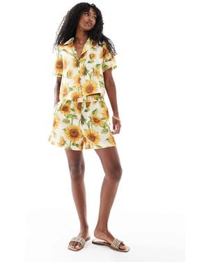 Vero Moda High Waisted Woven Shorts Co-ord - Yellow
