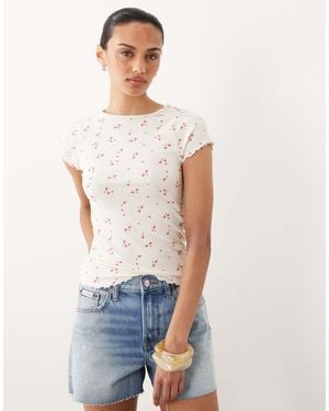 New Look Ditsy Lettuce Edge Babylock Tee - White