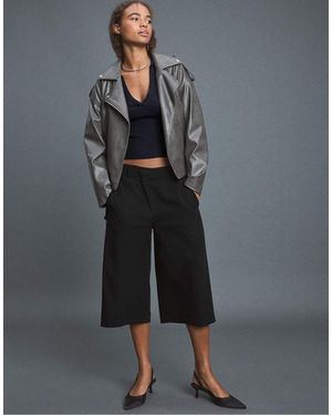 Stradivarius Maglione Lavorato Con Colletto Polo E Tasche - Grigio