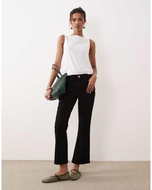 ASOS Vaqueros Capri Negros De Corte Acampanado