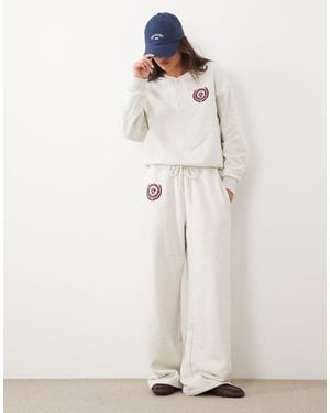 GOOD AMERICAN Brushed Fleece Straight Leg Joggers - Natural