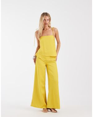 ASOS Jumpsuit Met Dubbele Laag - Geel