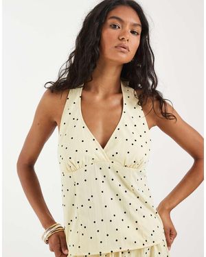 Object Top Amarillo Con Estampado De Lunares Y Cuello Halter De Tejido Liso (Parte De Un Conjunto) - Blanco