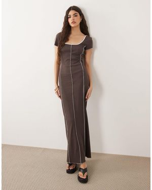 ASOS Robe longue à mancherons et coutures apparentes - chocolat - Neutre