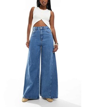 ASOS Vaqueros De Campana Con Lavado Medio Y Godets De - Azul
